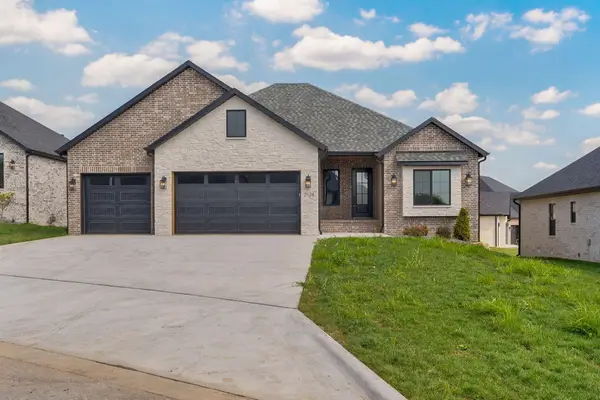 2124 N Sun Valley Drive, Springfield, MO 65802