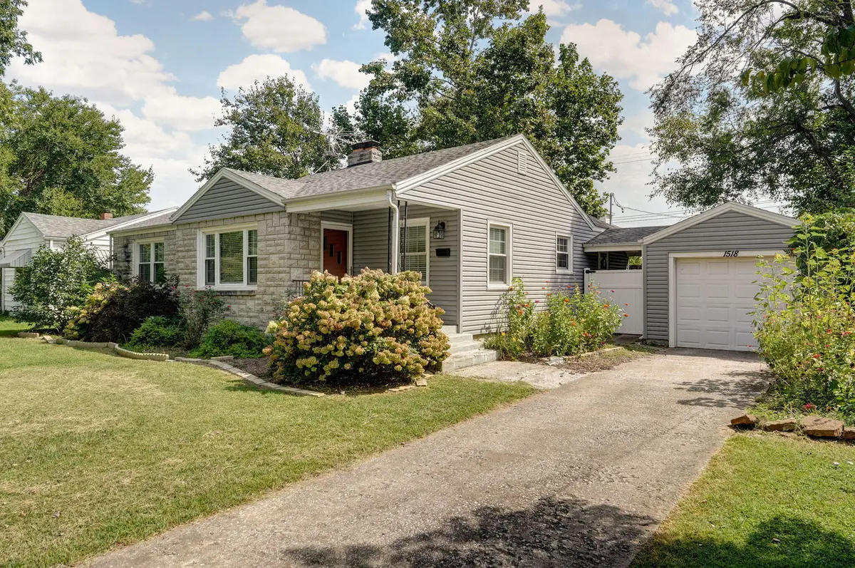 1518 S Kentwood Avenue, Springfield, MO 65804 - #1