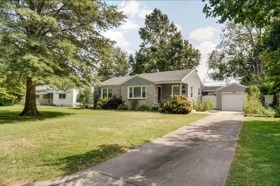 1518 S Kentwood Avenue, Springfield, MO 65804 - #2