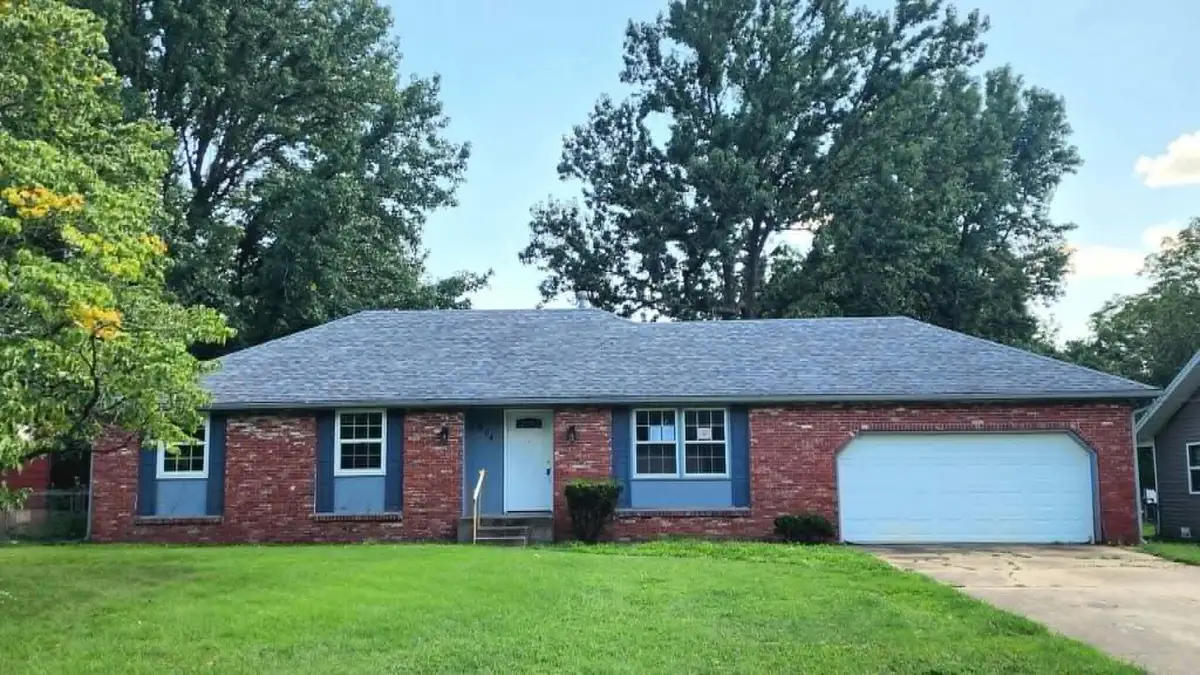904 E Smith Street, Springfield, MO 65803 - #1