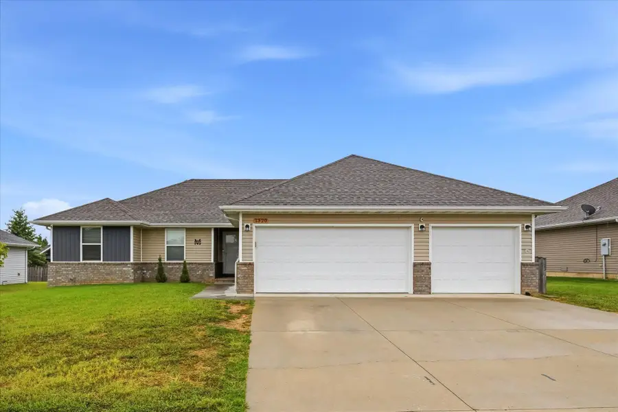 1320 S Olde Savannah Avenue, Republic, MO 65738 - #2