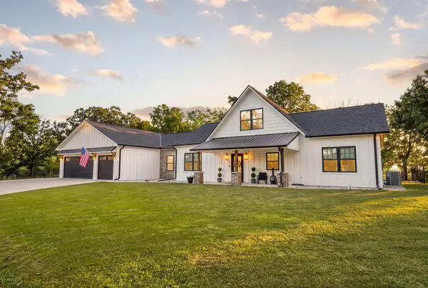 299 Bow Hunter Lane, Galena, MO 65656