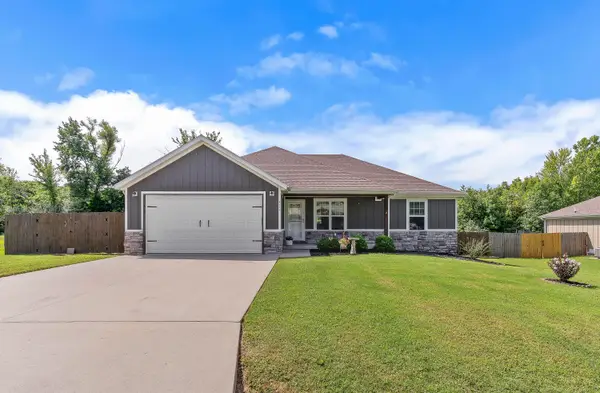 832 Shaffer Street, Marshfield, MO 65706