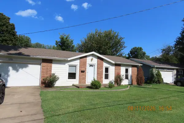 1256 S Meadowview Avenue, Springfield, MO 65804