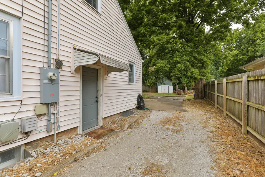 1138 S Fort Avenue, Springfield, MO 65807 - #2