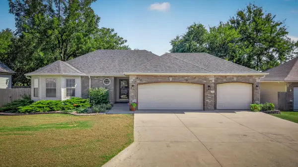 412 E Kay Street, Republic, MO 65738
