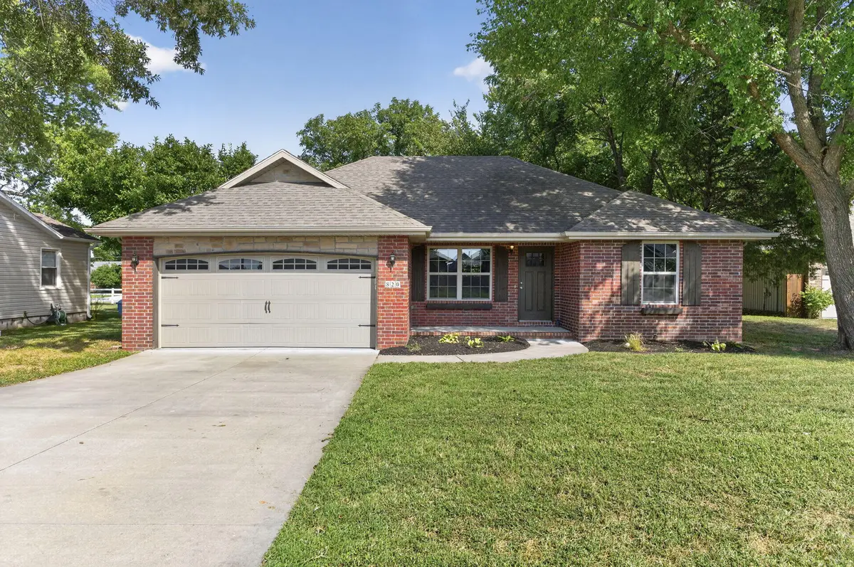 820 S Trail Point Court, Nixa, MO 65714 - #1