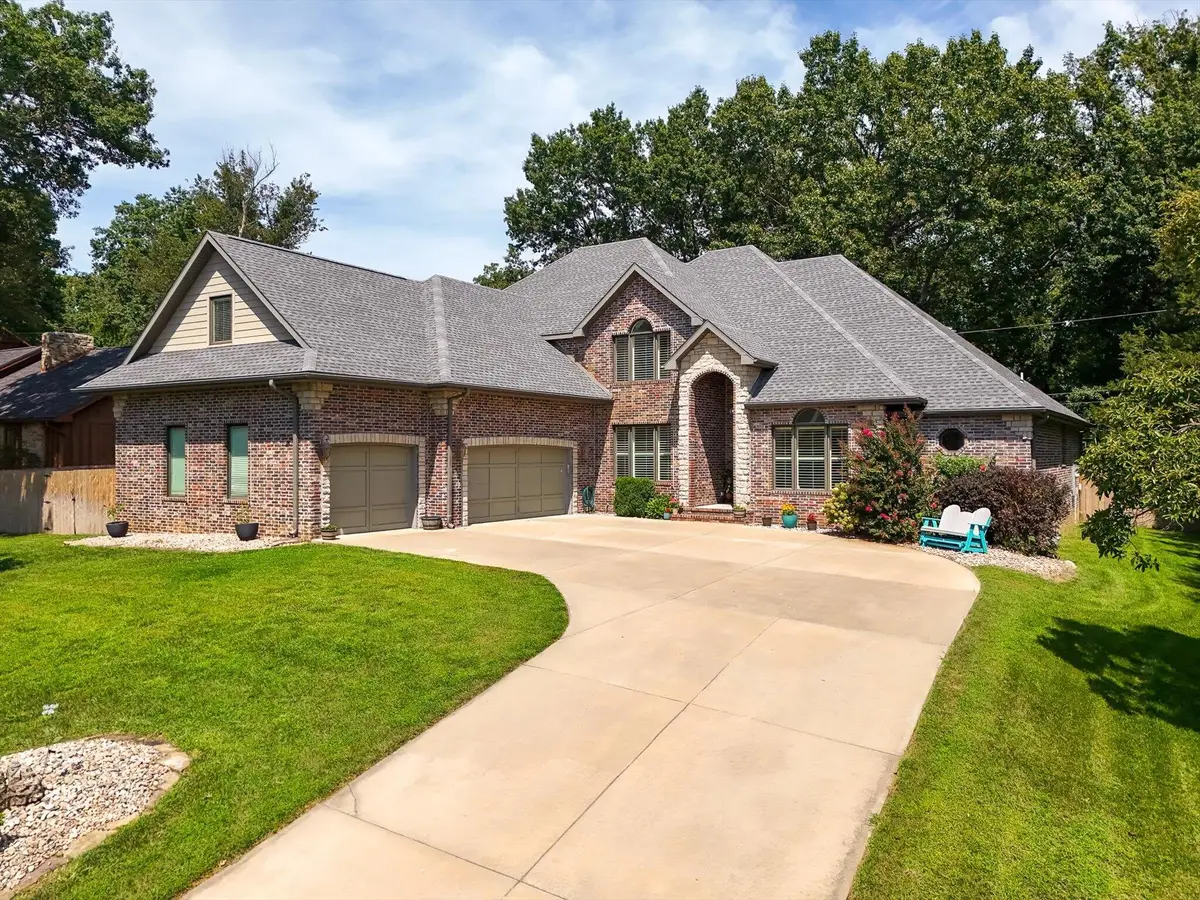 1468 S Bright Oak Avenue, Springfield, MO 65809 - #1