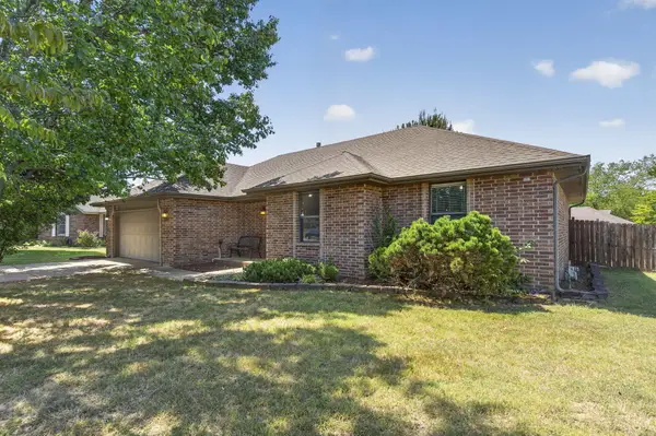 3648 W Shawnee Drive, Springfield, MO 65810