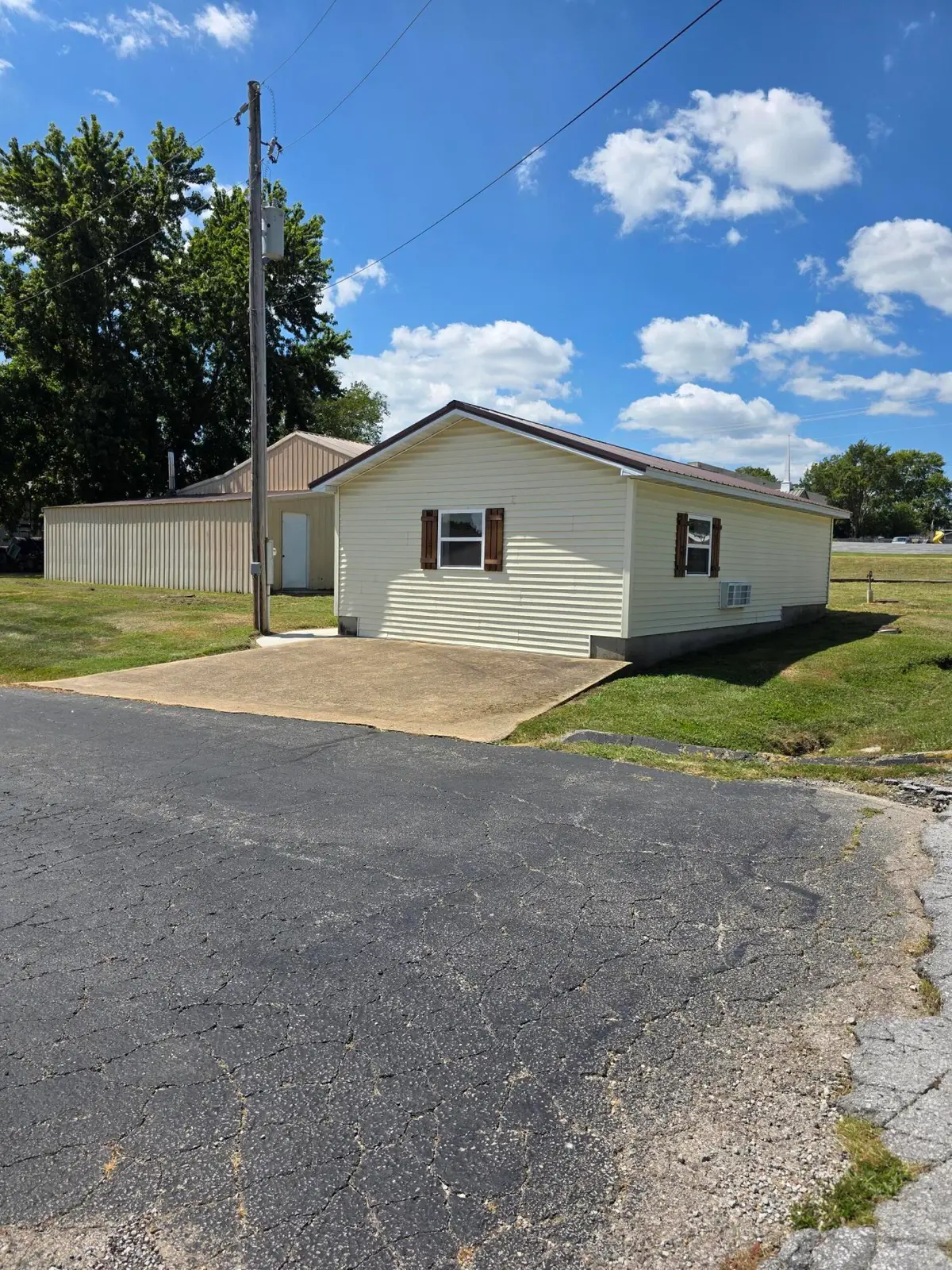 204 N Madison Avenue, Mansfield, MO 65704 - #1