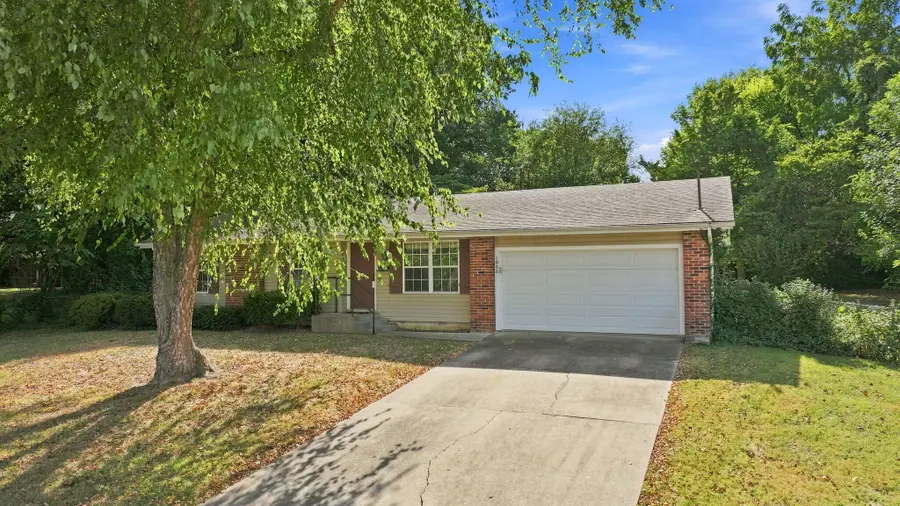 1955 S Oak Grove Avenue, Springfield, MO 65804 - #3