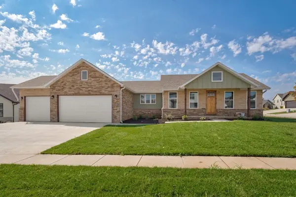 3048 W Teton Drive, Springfield, MO 65810