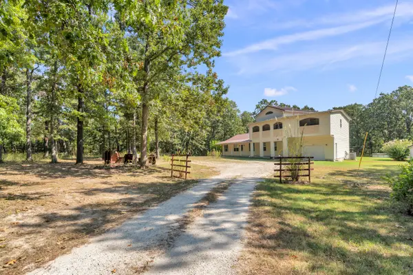 107 Candlewood Road, Buffalo, MO 65622