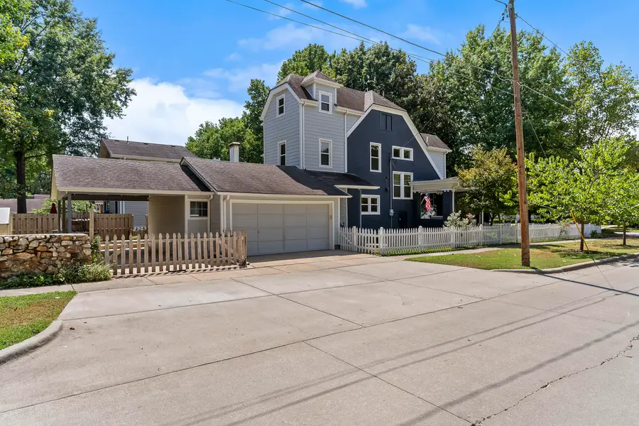800 S Pickwick Avenue, Springfield, MO 65804 - #3