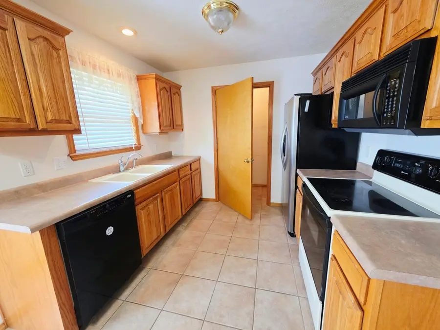 847 S Canton Avenue, Springfield, MO 65802 - #3