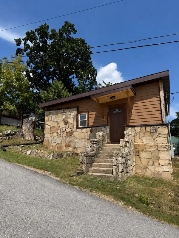 130 Lotus Avenue, Rockaway Beach, MO 65740