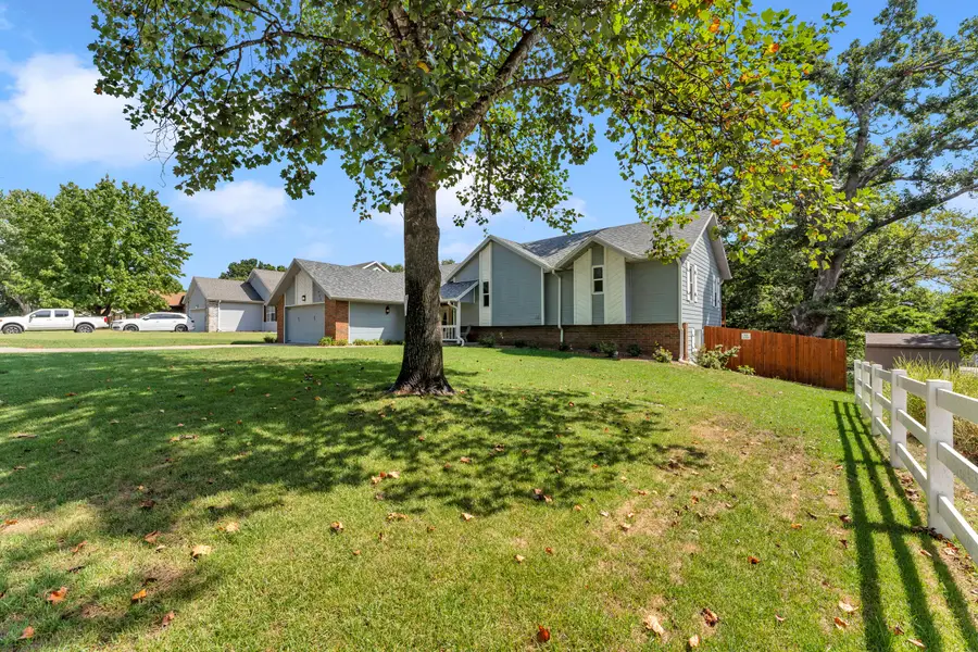 402 N Hightower Avenue, Nixa, MO 65714 - #3