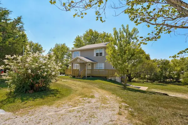 1723 Cottonwood Road, Rogersville, MO 65742