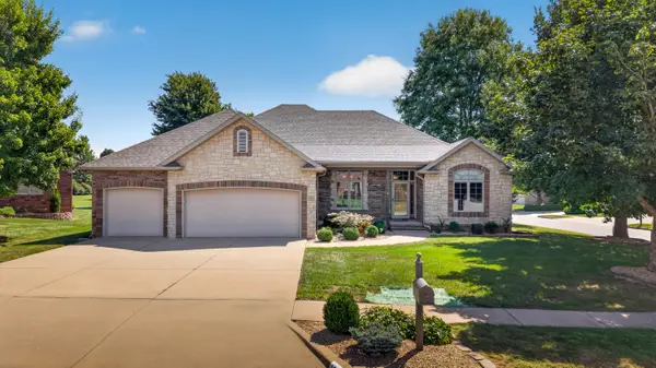 1352 N Lennox Court, Springfield, MO 65802