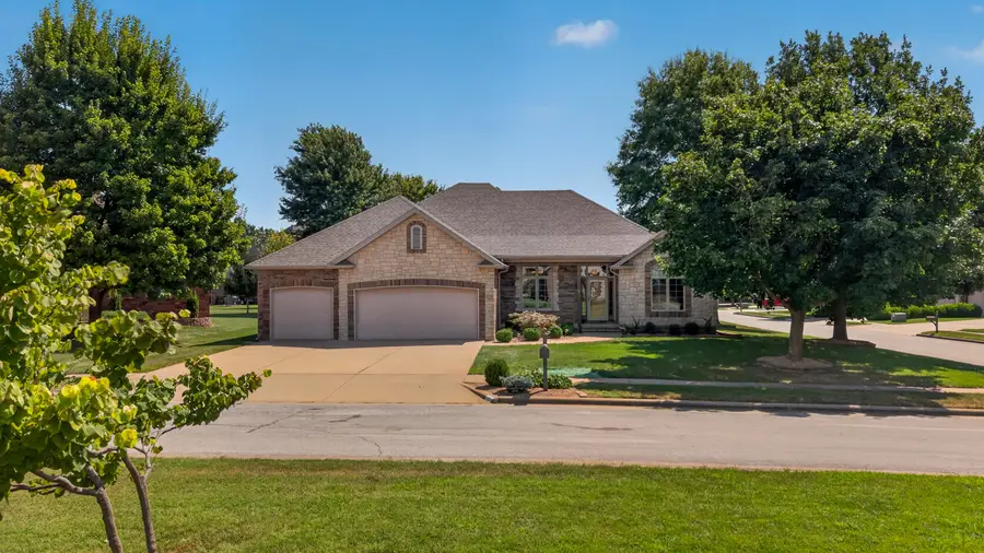 1352 N Lennox Court, Springfield, MO 65802 - #2