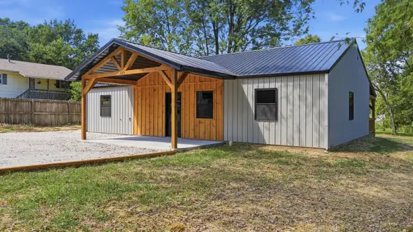 305 W 14th Street, Mountain Grove, MO 65711