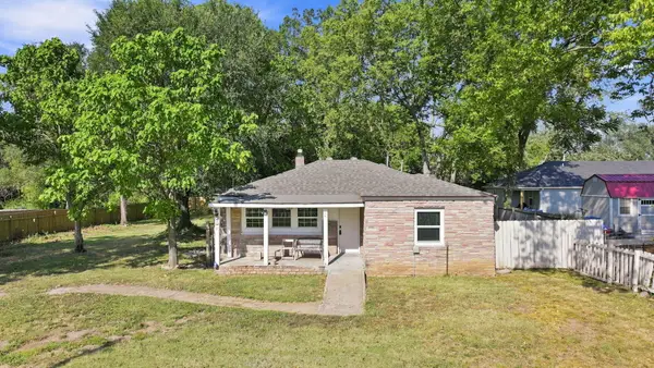 617 N Hillcrest Avenue, Springfield, MO 65802
