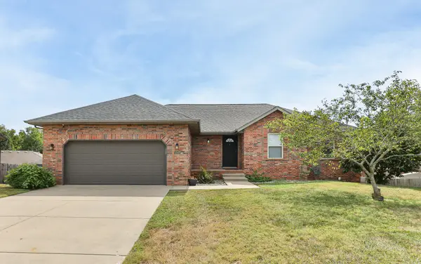 5348 W Basswood Court, Springfield, MO 65802