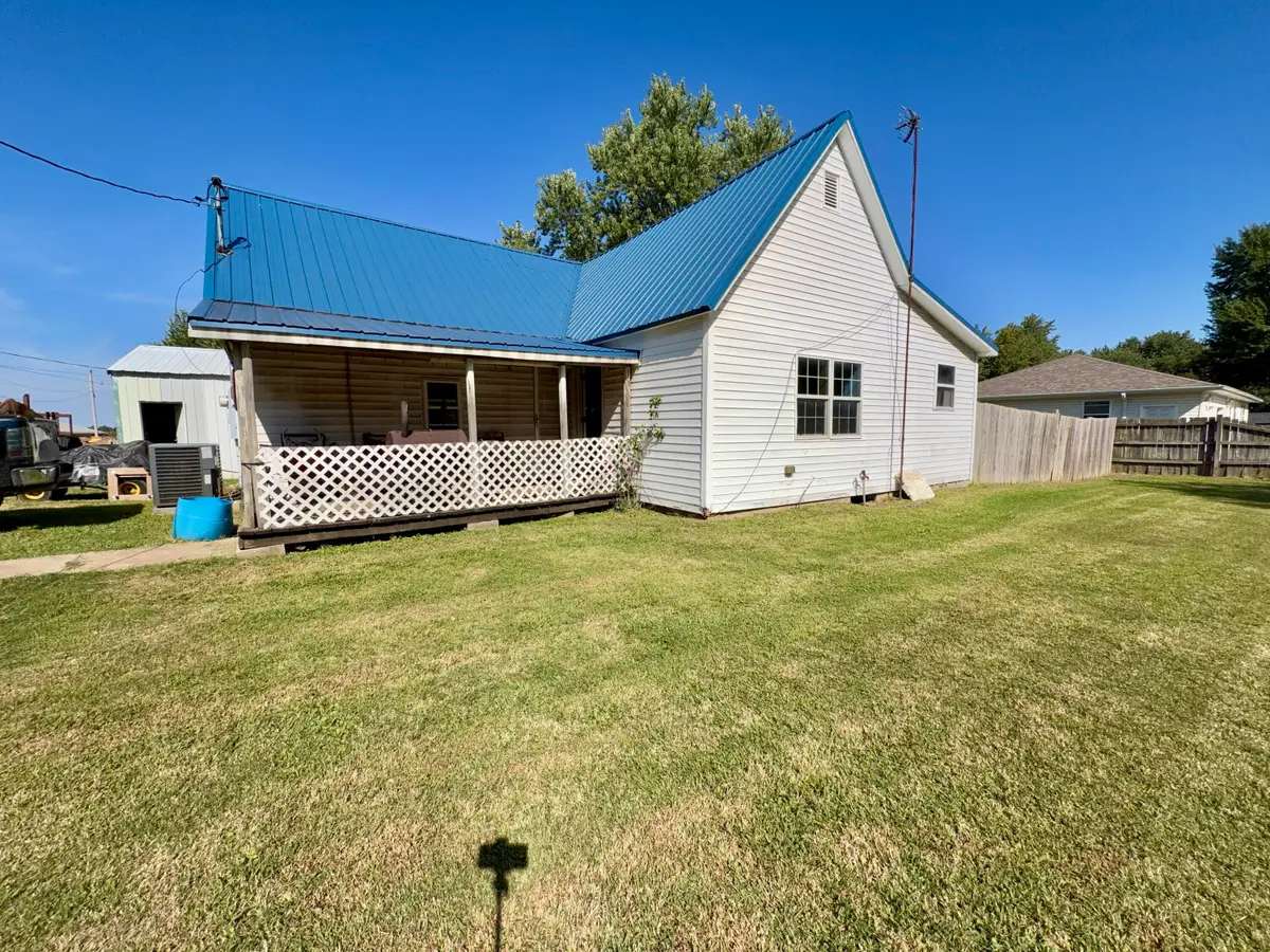 501 W Park Street, Seymour, MO 65746 - #1