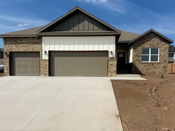 2505 W Fisherman Drive, Ozark, MO 65721