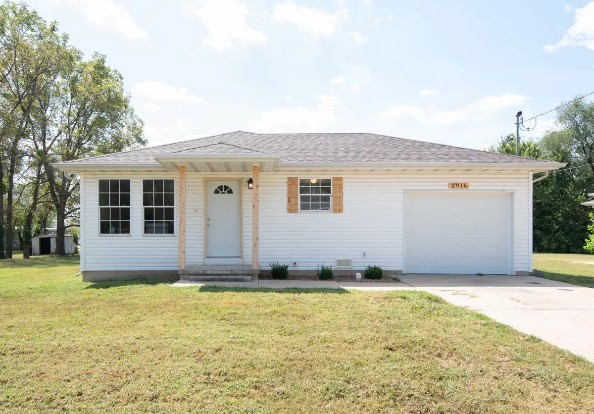 2916 W Chestnut Street, Springfield, MO 65803 - #1