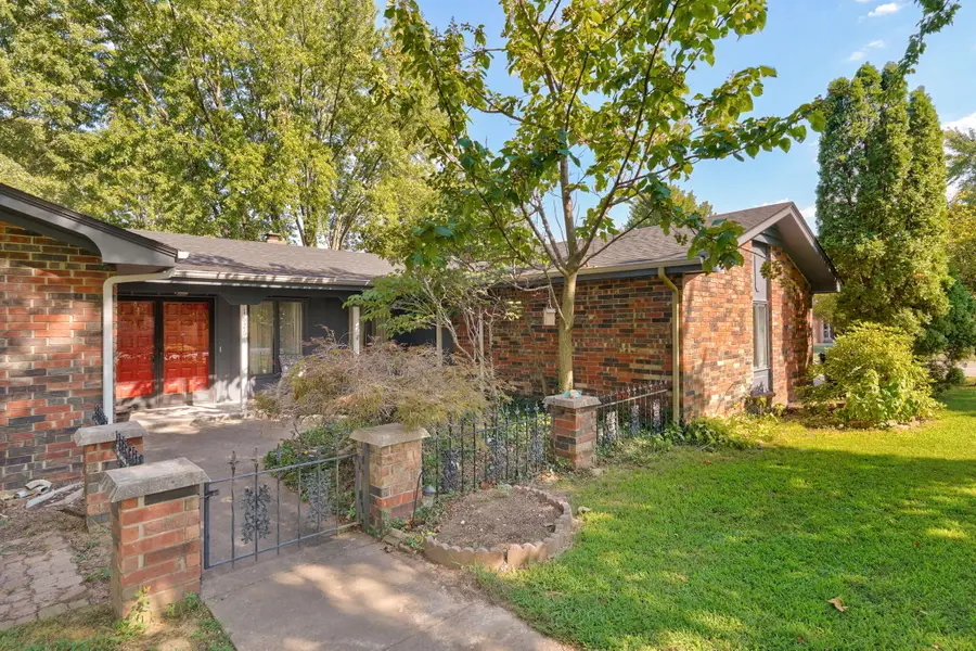 1626 S Porter Avenue, Aurora, MO 65605 - #3