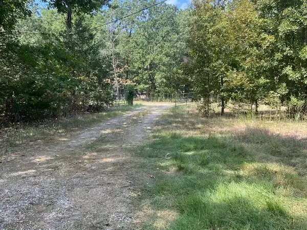 74 Oak Leaf Drive, Marshfield, MO 65706