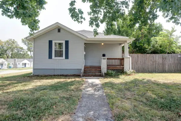 2424 N Broadway Avenue, Springfield, MO 65803