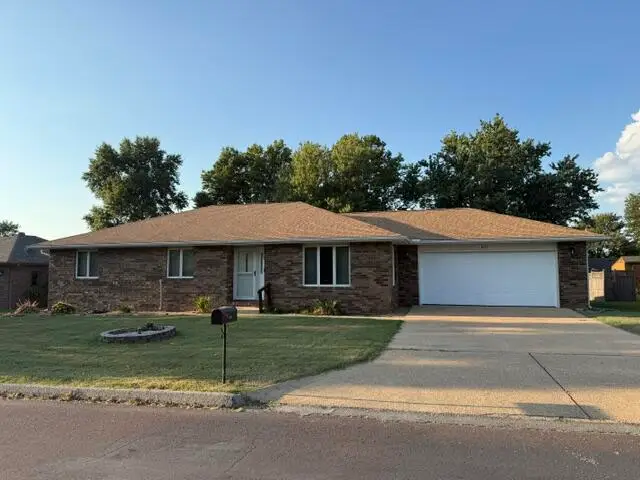 807 E 16th Street, Mountain Grove, MO 65711 - #1