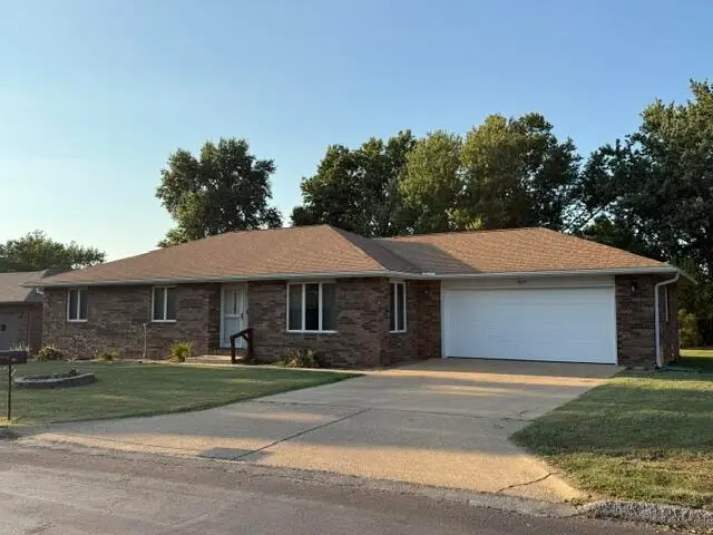 807 E 16th Street, Mountain Grove, MO 65711 - #2