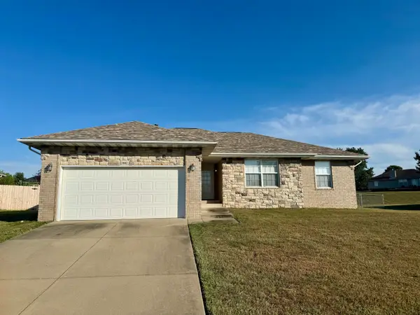 3802 W Greenway Drive, Springfield, MO 65804