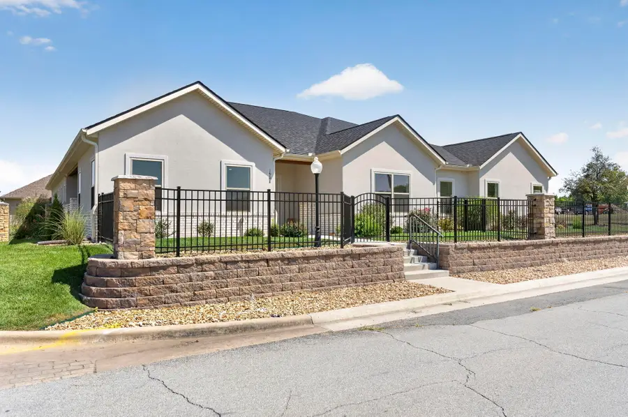 1908/1910 Buena Vista Avenue, Carthage, MO 64836 - #3