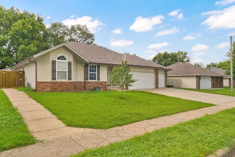 419 N Butternut Avenue, Republic, MO 65738 - #2