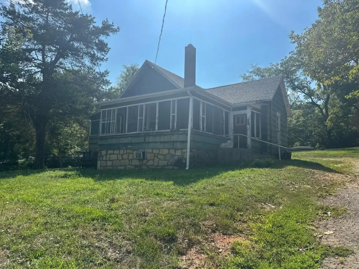 621 Shuttee Street, West Plains, MO 65775 - #1