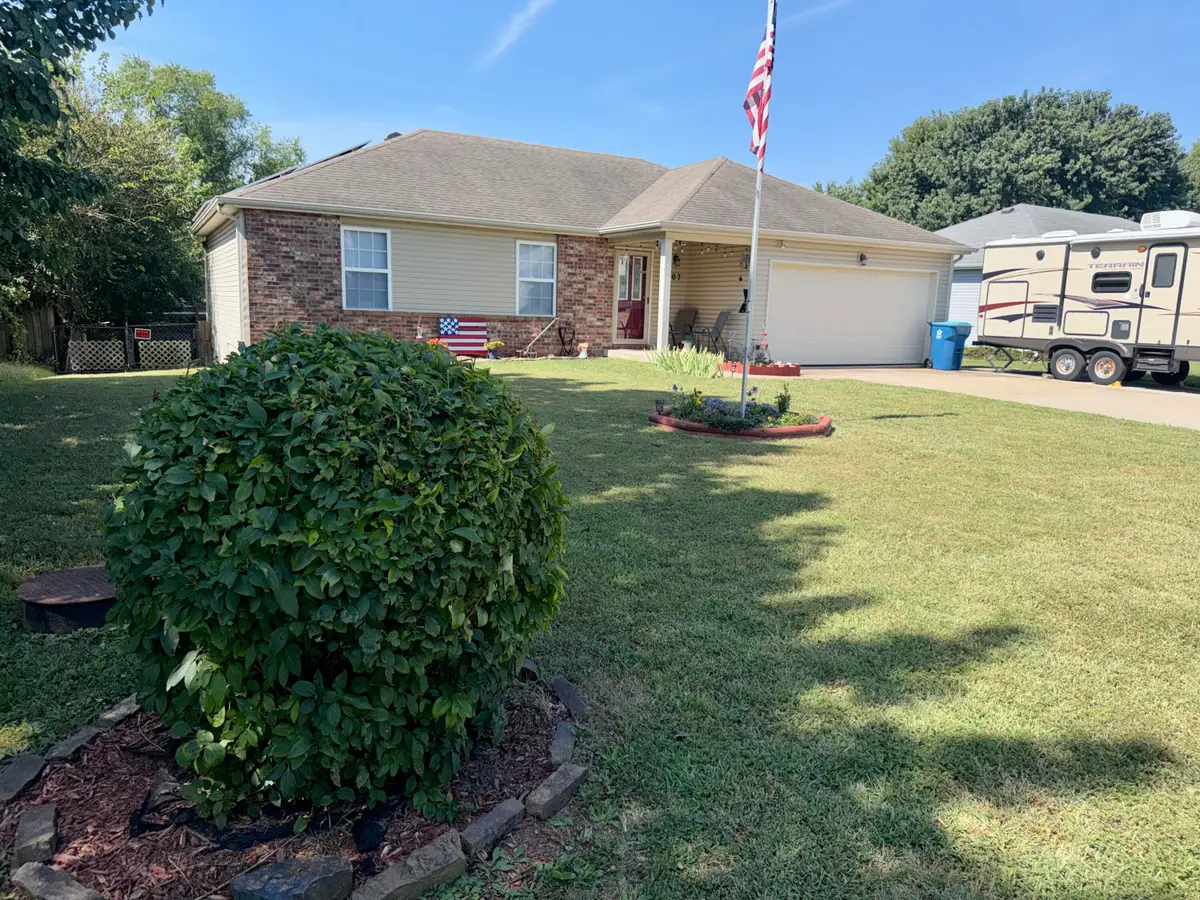 707 S Sunmeadow Drive, Strafford, MO 65757 - #1