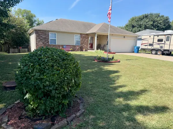 707 S Sunmeadow Drive, Strafford, MO 65757