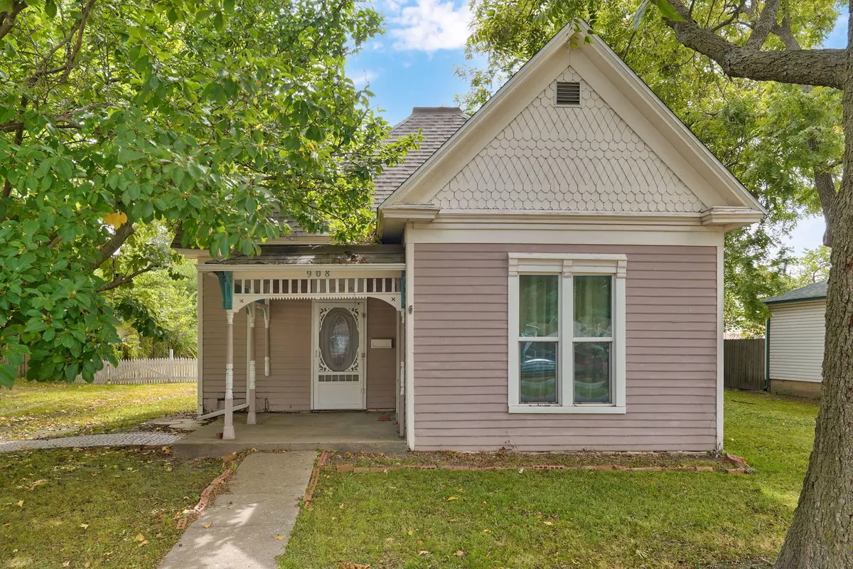 908 S Hickory Street, Mount Vernon, MO 65712 - #1