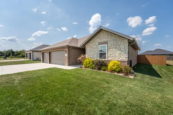 6089 S Canterbury Lane, Battlefield, MO 65619
