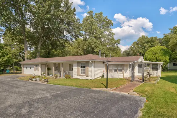 1908 S Holland Avenue, Springfield, MO 65807