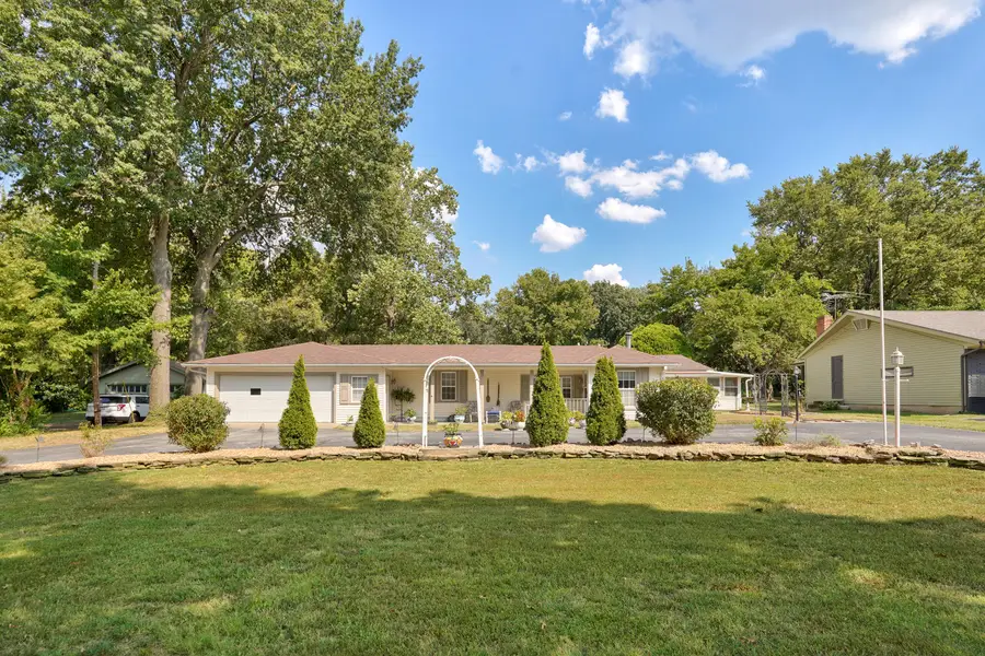 1908 S Holland Avenue, Springfield, MO 65807 - #2