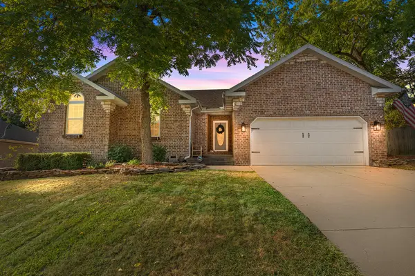 108 W Twin Oak Drive, Nixa, MO 65714