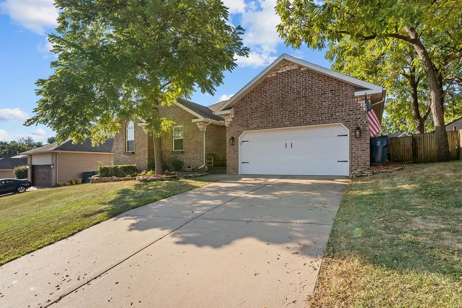 108 W Twin Oak Drive, Nixa, MO 65714 - #3