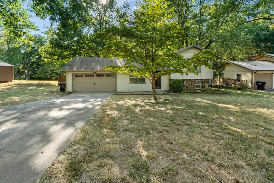 4747 S Roslyn Avenue, Springfield, MO 65804 - #2