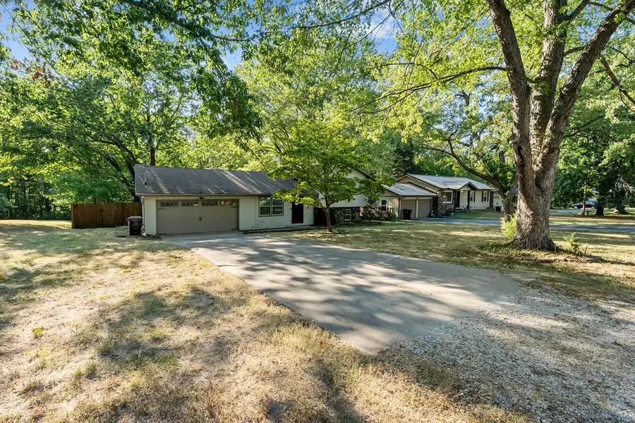 4747 S Roslyn Avenue, Springfield, MO 65804 - #3