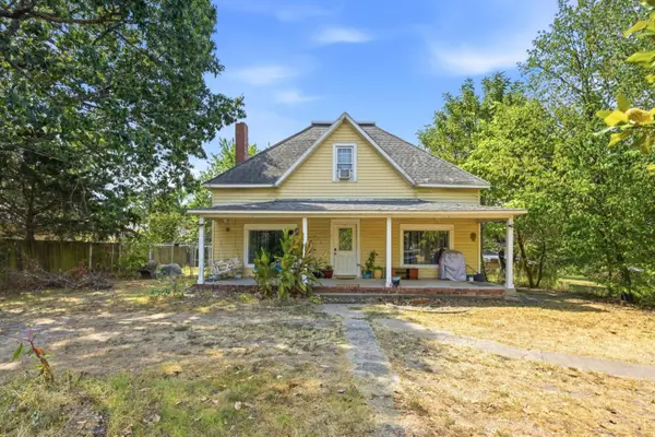 828 S High Street, Neosho, MO 64850